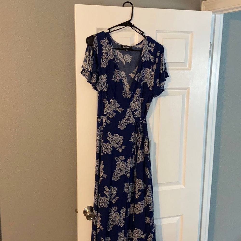 Beautiful Navy Lulus dress